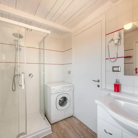 Casa Alla Marina Del Porto Di Apartment